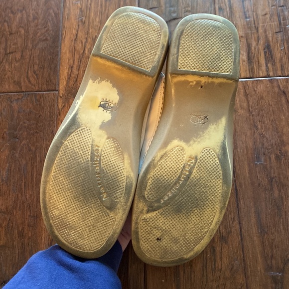 Naturalizer White Sandals 11 - Picture 3 of 11